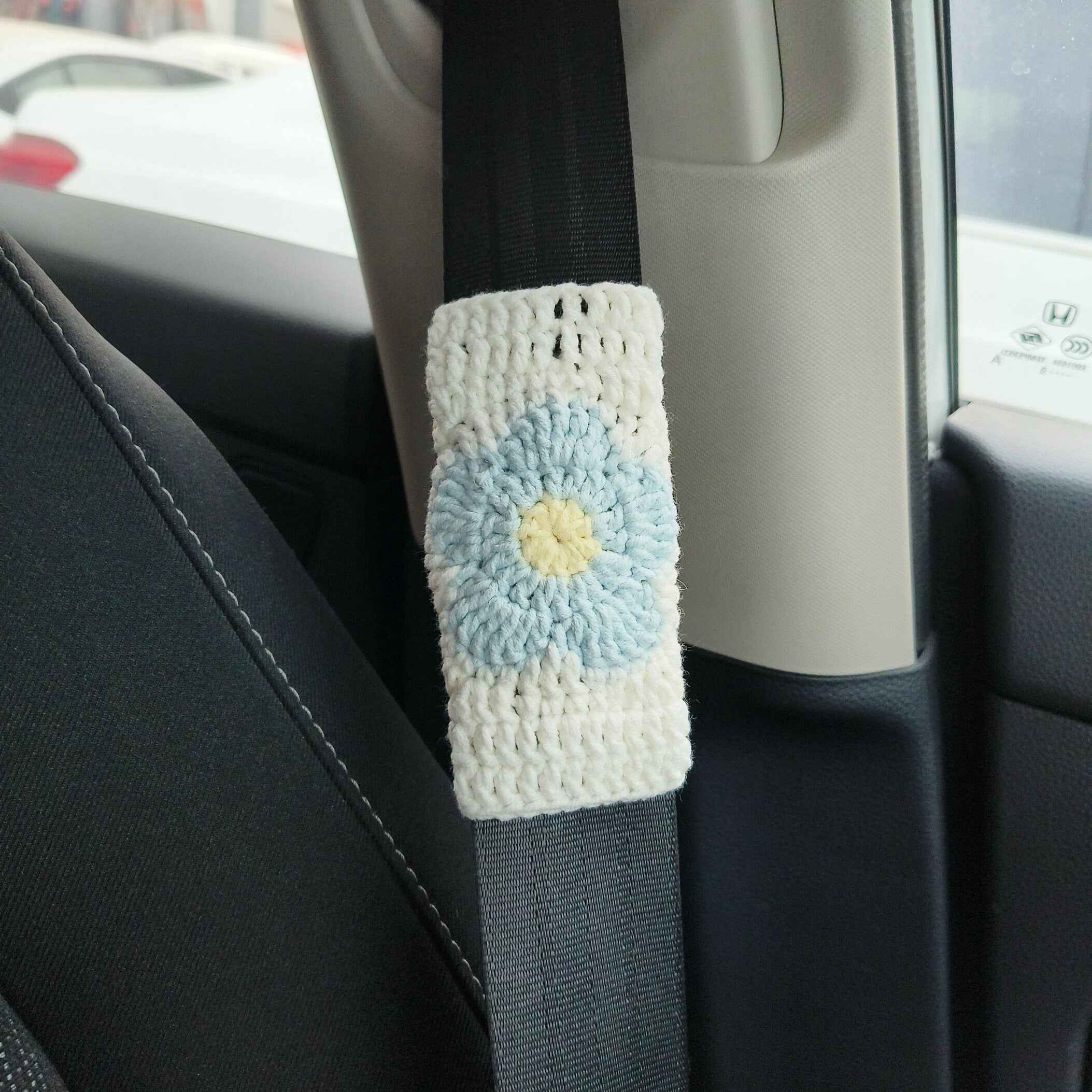 Crochet Daisy Steering Wheel Cover, Adjustable Steering Wheel Cover, Cute Interior Car Accessory for Women, Custom Steering Wheel Cover