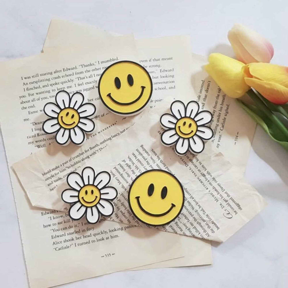 Daisy flower diffuser clips with happy face car decor style