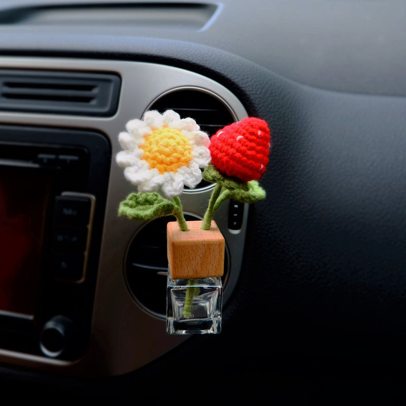 Crochet Strawberry & Daisy Car Air Freshener, Car Plant Vent Clip, Flower Car Diffuser Bottle, Cute Car Accessory for Women, Gift for Her