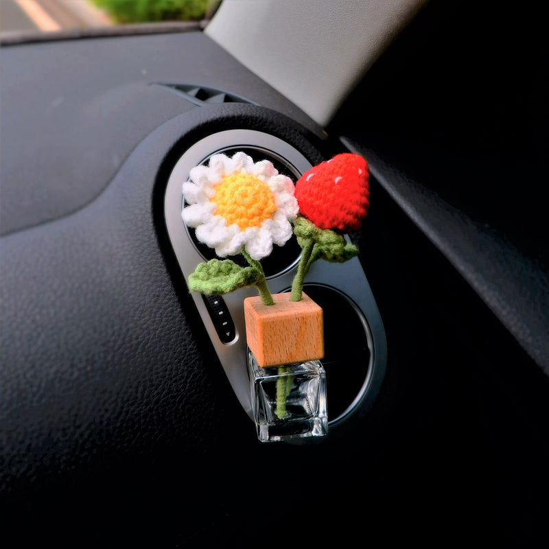 Crochet Strawberry & Daisy Car Air Freshener, Car Plant Vent Clip, Flower Car Diffuser Bottle, Cute Car Accessory for Women, Gift for Her