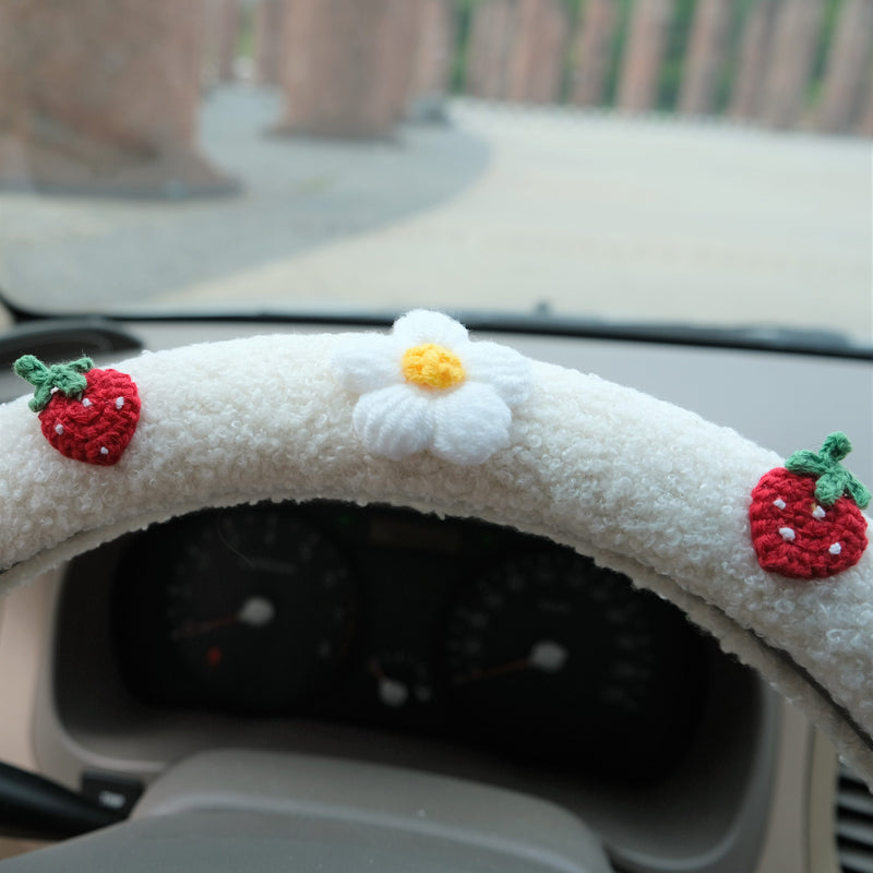 Crochet Strawberry& Daisy Steering Wheel Cover, Berber Fleece Boho Steering Wheel Cover with Grip, Car Interior Accessory for Women