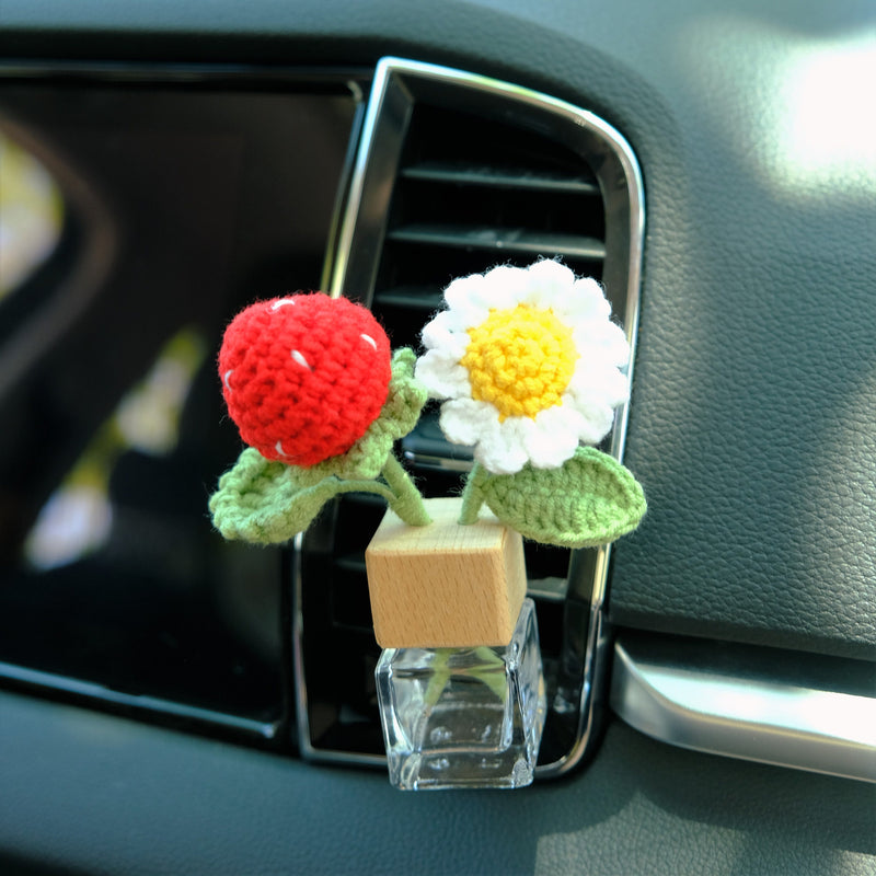 Crochet Strawberry & Daisy Car Air Freshener, Car Plant Vent Clip, Flower Car Diffuser Bottle, Cute Car Accessory for Women, Gift for Her