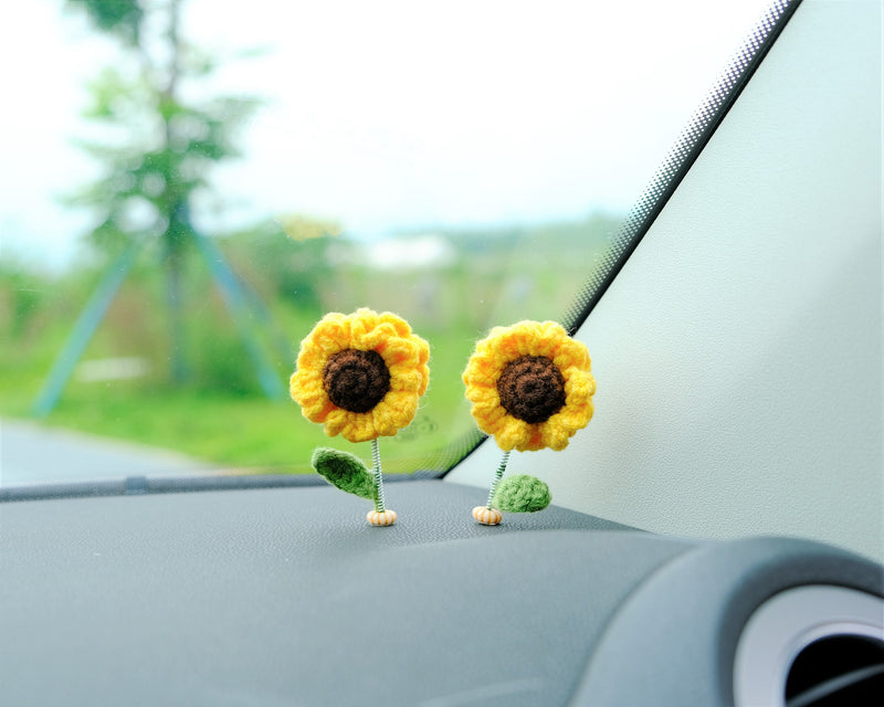 4Pcs/2Pcs Mini Sunflower & Daisy Car Accessories, Cute Crochet Bobble Head Flower Car Dashboard Decor, Boho Car Interior Accessory for Women