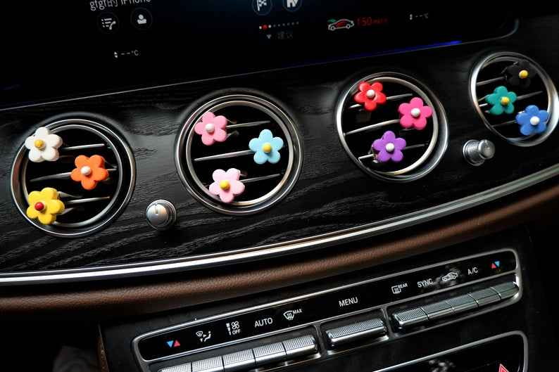 Small daisy car vent clip air freshener with plaster scent pad