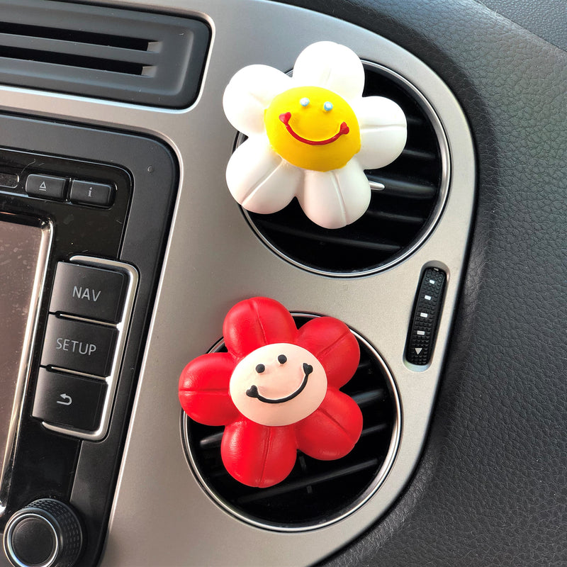 2Pcs Cute Car Vent Clips, Smiley Flower Car Air Freshener, Kawaii Car Accessories for Women, Rainbow Car Vent Diffuser, Car Vent Decor