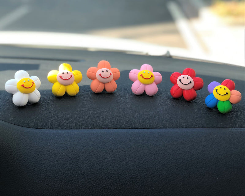 2Pcs Cute Car Vent Clips, Smiley Flower Car Air Freshener, Kawaii Car Accessories for Women, Rainbow Car Vent Diffuser, Car Vent Decor