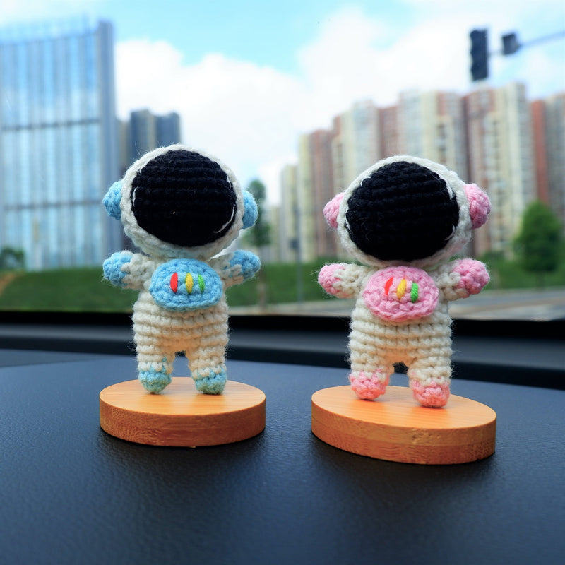 Car Dashboard Accessories, Cute Crochet Astronauts Car Accessories, Kawaii Car Interior Decoration for Couples, Gifts for Her