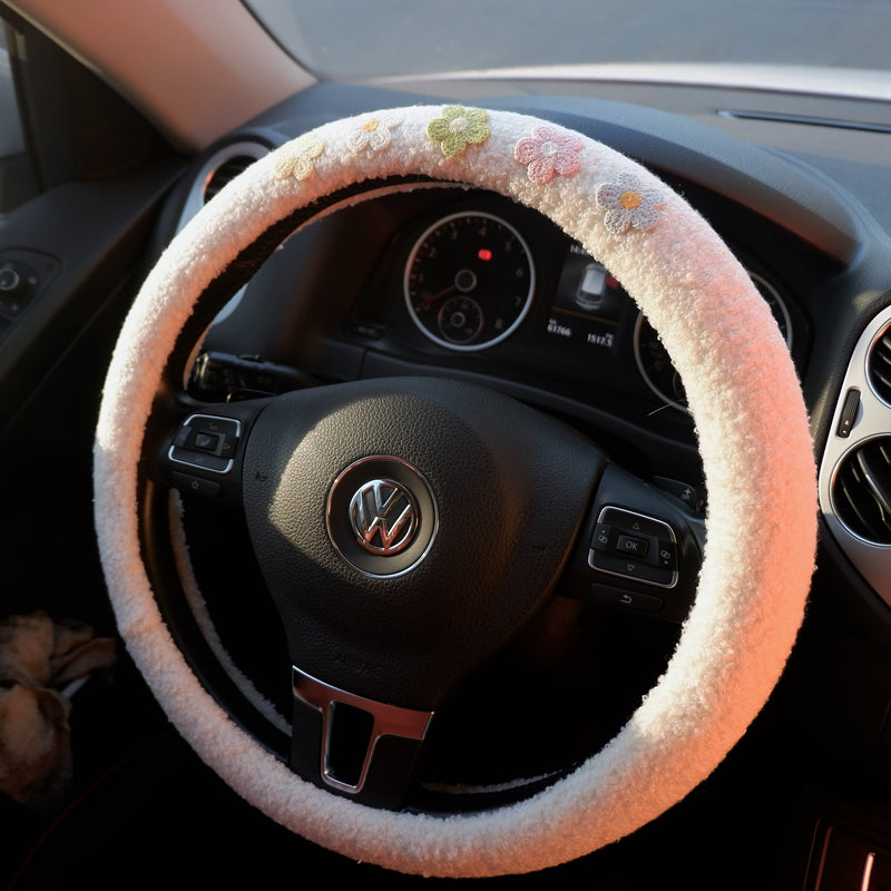 Cute Faux Wool Steering Wheel Cover, Flower/Daisy Patch Steering Wheel Cover, Car Accessories for Women, Steering Wheel Cover with Grip