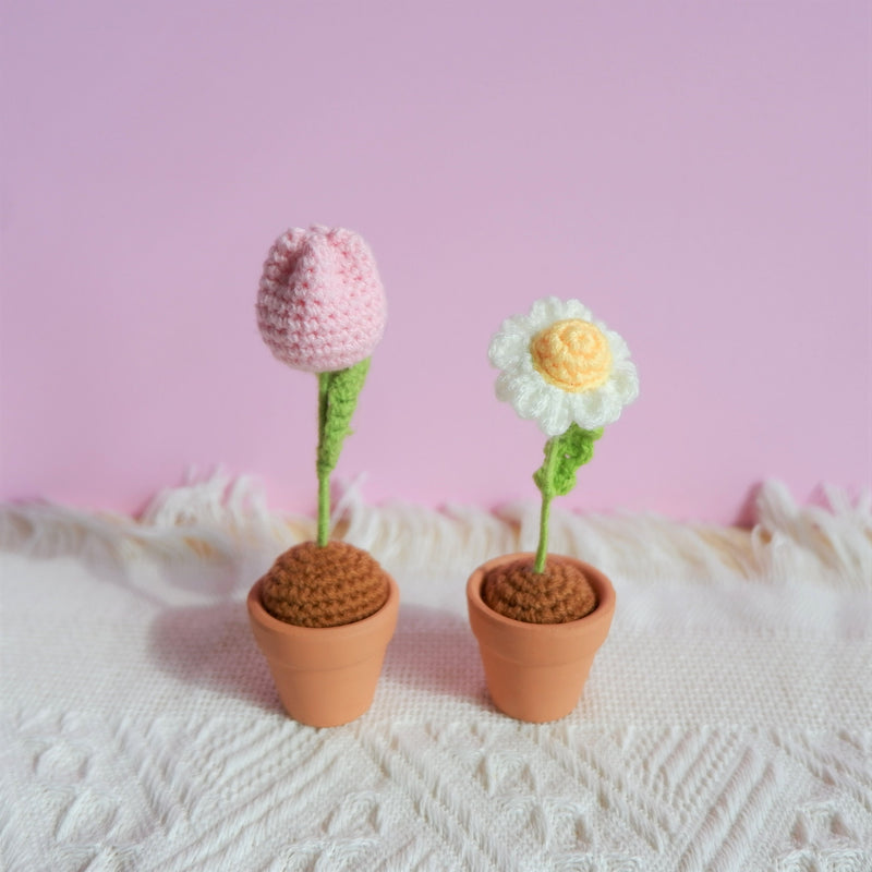 2Pcs Mini Plant Car Accessories, Crochet Tulip/Daisy Potted Car Dashboard Decor, Boho Car Accessories for Women, Car Decoration Interior