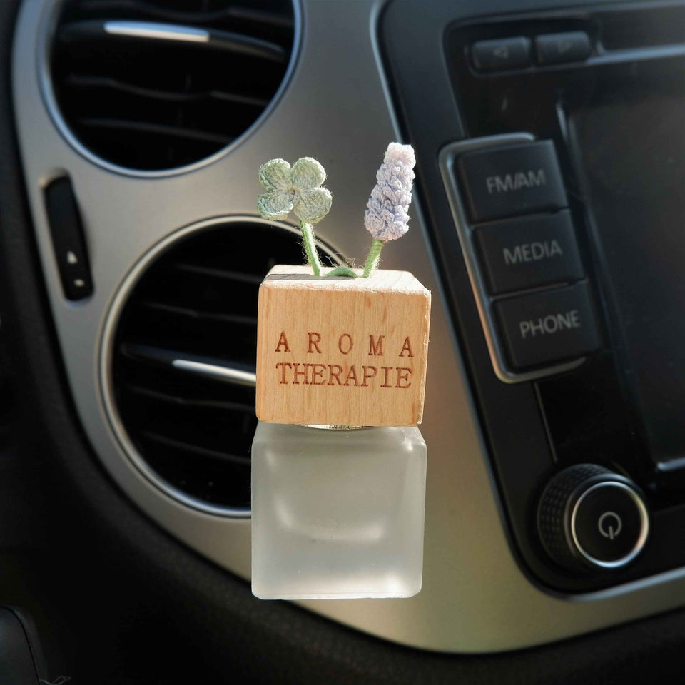 Handmade crochet flower diffuser bottle for universal car vents