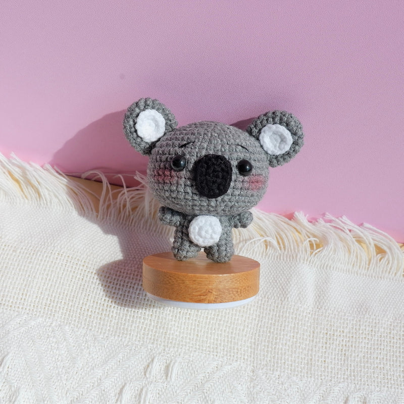 Cute Koala Car Dashboard Decor, Crochet Animal Car Accessories for Teens/Women, Kawaii Car Interior Decoration, Mini Car Accessories